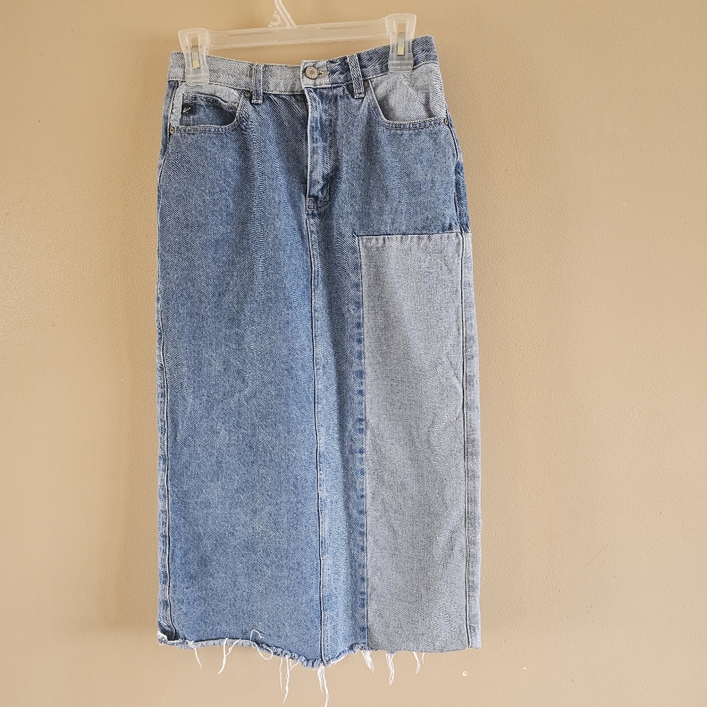 Kancan Women's Two-Tone Cclor Block Denim Midi Skirt Size M